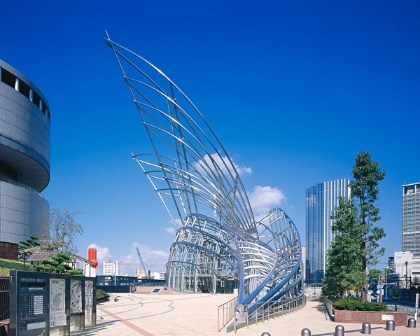 国立国際美術館