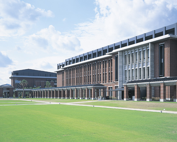 四条畷学園短期大学