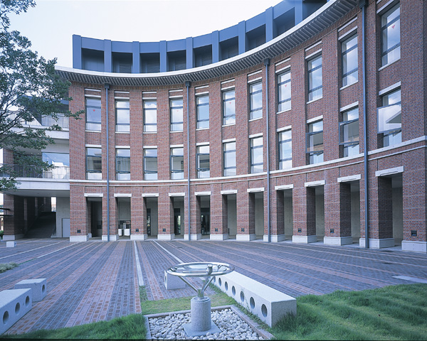 四条畷学園短期大学